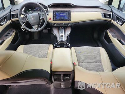 Zdjęcie 8 z 12 samochodu: 2018 HONDA CLARITY VIN:JHMZC5F19JC022895 - miniatura