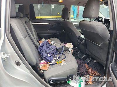Zdjęcie 11 z 13 samochodu: 2018 TOYOTA HIGHLANDER LE VIN:5TDBZRFH3JS870601 - miniatura