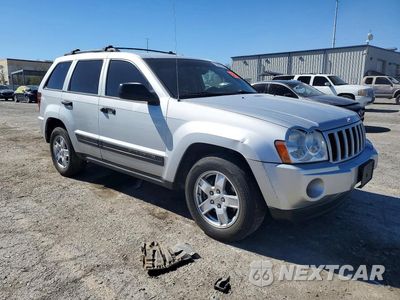 Czwarte zdjęcie samochodu z boku: 2005 JEEP GRAND CHEROKEE LAREDO VIN:1J4GS48KX5C539151 - miniatura