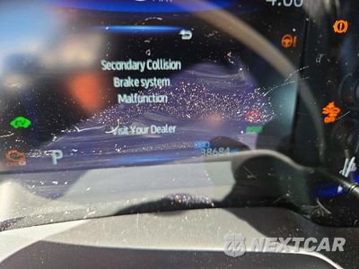 Zdjęcie 9 z 13 samochodu: 2022 TOYOTA COROLLA LE VIN:JTDEAMDE3N3008454 - miniatura
