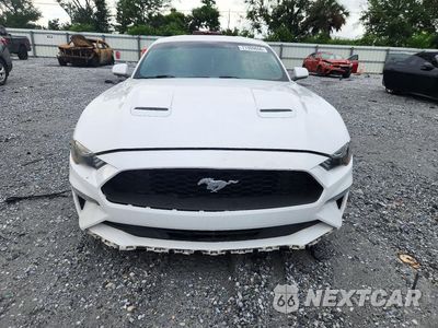 Piąte zdjęcie samochodu w środku: 2018 FORD MUSTANG VIN:1FA6P8TH8J5110682 - miniatura