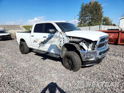 Czwarte zdjęcie samochodu z boku: 2017 RAM 2500 SLT VIN:3C6UR5DL0HG651863 - miniatura