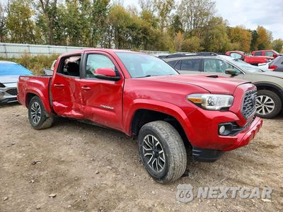 Czwarte zdjęcie samochodu z boku: 2021 TOYOTA TACOMA TRD SPORT VIN:3TMCZ5AN8MM448810 - miniatura