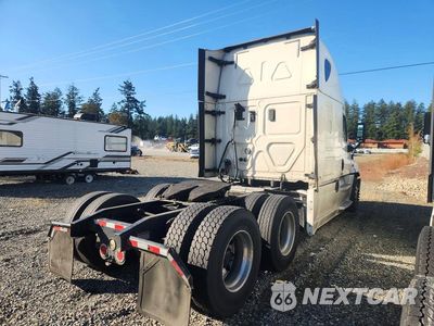 Trzecie zdjęcie samochodu z tyłu: 2017 FREIGHTLINER CASCADIA 125 SEMI TRUCK VIN:3AKJGLDR5HSHZ8208 - miniatura