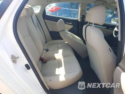 Zdjęcie 10 z 12 samochodu: 2019 HONDA CIVIC LX VIN:19XFC2F65KE025429 - miniatura