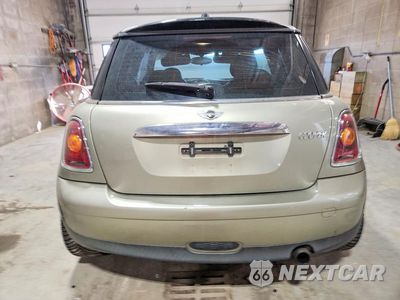 Zdjęcie 6 z 12 samochodu: 2007 MINI COOPER VIN:WMWMF33577TU62392 - miniatura