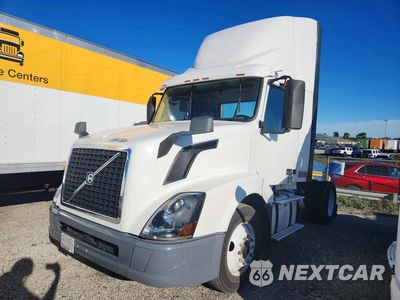 2018 VOLVO VNL SEMI TRUCK 4V4N39TG1JN892617 - główne zdjęcie licytacji z USA - miniatura