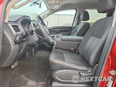 Zdjęcie 7 z 13 samochodu: 2019 NISSAN TITAN SV VIN:1N6AA1EK5KN513104 - miniatura