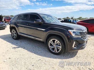 Czwarte zdjęcie samochodu z boku: 2024 VOLKSWAGEN ATLAS CROSS SPORT SEL R-LINE VIN:1V2AE2CA3RC257038 - miniatura