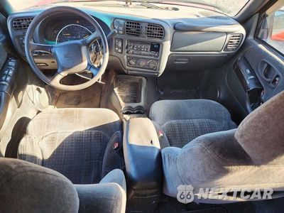 Zdjęcie 8 z 13 samochodu: 2000 CHEVROLET BLAZER VIN:1GNDT13W5Y2287034 - miniatura