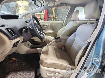 Zdjęcie 7 z 12 samochodu: 2013 TOYOTA PRIUS FOUR VIN:JTDKN3DU9D1673118 - miniatura