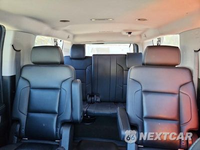 Zdjęcie 10 z 13 samochodu: 2018 CHEVROLET SUBURBAN VIN:1GNSKHKCXJR315238 - miniatura