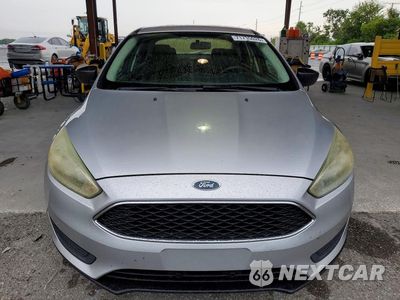 Piąte zdjęcie samochodu w środku: 2016 FORD FOCUS S VIN:1FADP3E21GL279952 - miniatura
