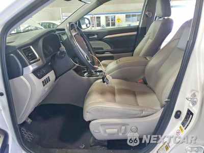 Zdjęcie 7 z 13 samochodu: 2019 TOYOTA HIGHLANDER XLE VIN:5TDJZRFH6KS619231 - miniatura