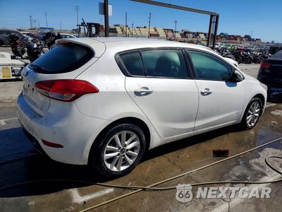 Trzecie zdjęcie samochodu z tyłu: 2017 KIA FORTE5 LX VIN:KNAFK5A85H5690975 - miniatura