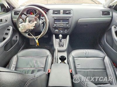 Zdjęcie 8 z 12 samochodu: 2015 VOLKSWAGEN JETTA SE VIN:3VWD17AJ0FM261999 - miniatura