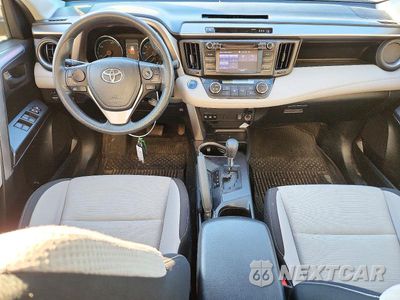Zdjęcie 8 z 14 samochodu: 2018 TOYOTA RAV4 HYBRID LE VIN:JTMRJREV4JD219972 - miniatura
