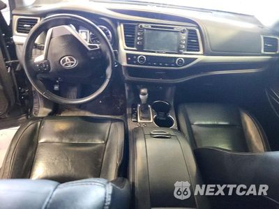 Zdjęcie 8 z 13 samochodu: 2016 TOYOTA HIGHLANDER XLE VIN:5TDKKRFH5GS159074 - miniatura