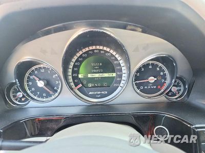 Zdjęcie 9 z 12 samochodu: 2010 MERCEDES-BENZ E 63 AMG VIN:WDDHF7HB7AA121576 - miniatura