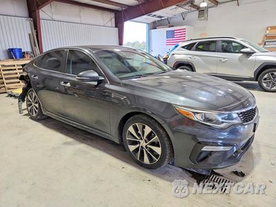 Czwarte zdjęcie samochodu z boku: 2019 KIA OPTIMA S VIN:5XXGT4L39KG291702 - miniatura