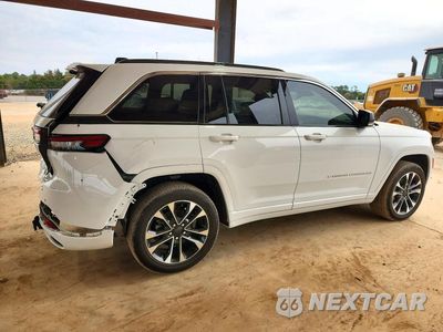 Trzecie zdjęcie samochodu z tyłu: 2025 JEEP GRAND CHEROKEE OVERLAND VIN:1C4RJHDGXS8761584 - miniatura