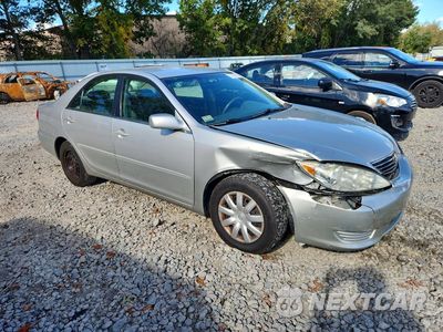Czwarte zdjęcie samochodu z boku: 2006 TOYOTA CAMRY LE VIN:4T1BE32K96U674381 - miniatura