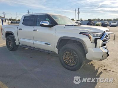 Czwarte zdjęcie samochodu z boku: 2024 TOYOTA TUNDRA 1794 EDITION HV VIN:5TFMC5DB3RX062028 - miniatura