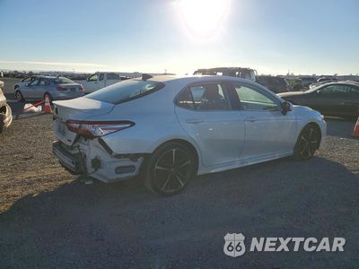 Trzecie zdjęcie samochodu z tyłu: 2020 TOYOTA CAMRY XSE VIN:4T1K61AK3LU898955 - miniatura