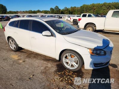 Czwarte zdjęcie samochodu z boku: 2015 VOLVO V60 PLATINUM VIN:YV140MED1F1213749 - miniatura