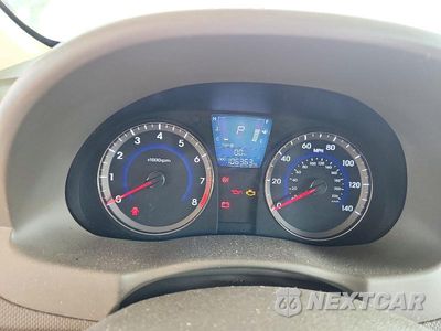 Zdjęcie 9 z 12 samochodu: 2014 HYUNDAI ACCENT GLS VIN:KMHCT4AE1EU639523 - miniatura