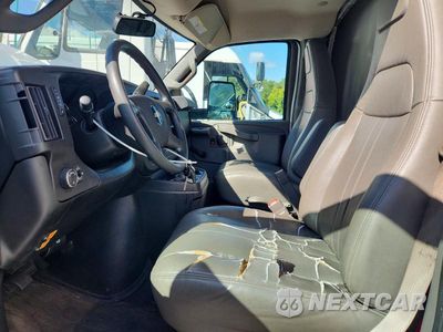 Zdjęcie 7 z 13 samochodu: 2020 CHEVROLET EXPRESS BOX TRUCK VIN:1HA6GUCG2LN012854 - miniatura