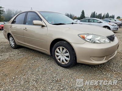 Czwarte zdjęcie samochodu z boku: 2005 TOYOTA CAMRY LE VIN:4T1BE32K25U974200 - miniatura