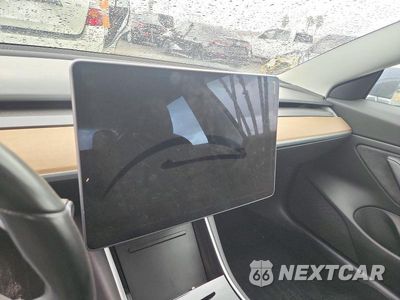 Zdjęcie 9 z 12 samochodu: 2018 TESLA MODEL 3 VIN:5YJ3E1EBXJF130790 - miniatura