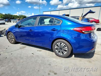 Drugie zdjęcie samochodu z przodu: 2017 KIA FORTE LX VIN:3KPFL4A75HE133621 - miniatura