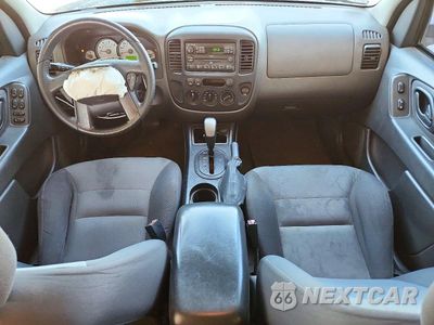 Zdjęcie 8 z 13 samochodu: 2005 FORD ESCAPE XLS VIN:1FMYU02Z15KB25079 - miniatura