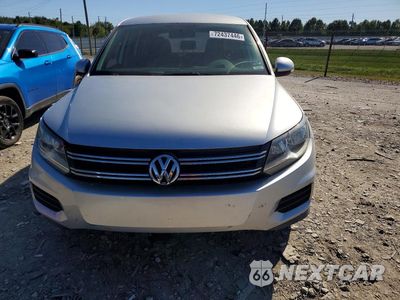 Piąte zdjęcie samochodu w środku: 2013 VOLKSWAGEN TIGUAN S VIN:WVGBV3AX0DW579531 - miniatura