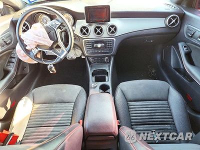 Zdjęcie 8 z 12 samochodu: 2014 MERCEDES-BENZ CLA 250 VIN:WDDSJ4EB3EN160624 - miniatura