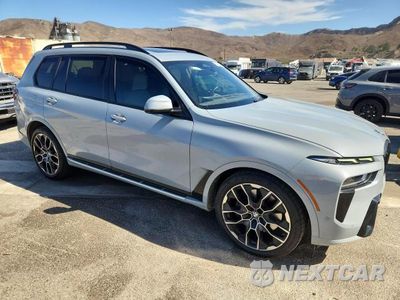 Czwarte zdjęcie samochodu z boku: 2023 BMW X7 XDRIVE40I VIN:5UX23EM02P9P56960 - miniatura