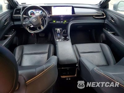 Zdjęcie 8 z 12 samochodu: 2024 TOYOTA CROWN PLATINUM VIN:JTDAFAAF8R3009469 - miniatura