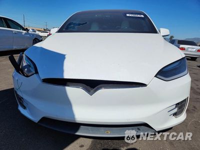 Piąte zdjęcie samochodu w środku: 2016 TESLA MODEL X VIN:5YJXCBE20GF025584 - miniatura