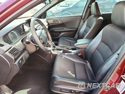 Zdjęcie 7 z 12 samochodu: 2017 HONDA ACCORD SPORT VIN:1HGCR2F5XHA192715 - miniatura