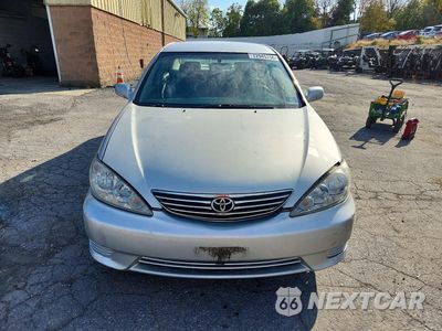 Piąte zdjęcie samochodu w środku: 2006 TOYOTA CAMRY LE VIN:4T1BE32K36U128689 - miniatura