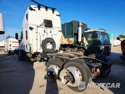 Drugie zdjęcie samochodu z przodu: 2026 FREIGHTLINER CASCADIA 126