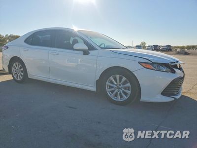 Czwarte zdjęcie samochodu z boku: 2020 TOYOTA CAMRY LE VIN:4T1C11AK4LU966764 - miniatura