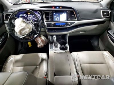 Zdjęcie 8 z 14 samochodu: 2017 TOYOTA HIGHLANDER HYBRID XLE VIN:5TDJGRFH5HS029617 - miniatura