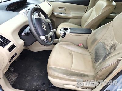 Zdjęcie 7 z 12 samochodu: 2012 TOYOTA PRIUS V FIVE VIN:JTDZN3EU5C3105271 - miniatura