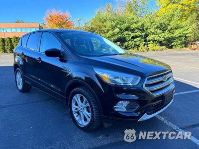 Czwarte zdjęcie samochodu z boku: 2017 FORD ESCAPE SE VIN:1FMCU9GD4HUC71190 - miniatura