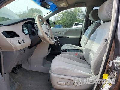 Zdjęcie 7 z 13 samochodu: 2012 TOYOTA SIENNA LE VIN:5TDJK3DC5CS045425 - miniatura