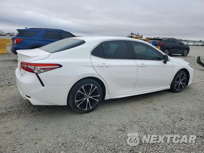 Trzecie zdjęcie samochodu z tyłu: 2018 TOYOTA CAMRY SE VIN:4T1B11HKXJU128611 - miniatura