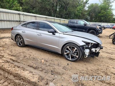 Czwarte zdjęcie samochodu z boku: 2021 HYUNDAI SONATA SEL PLUS VIN:5NPEJ4J27MH132742 - miniatura